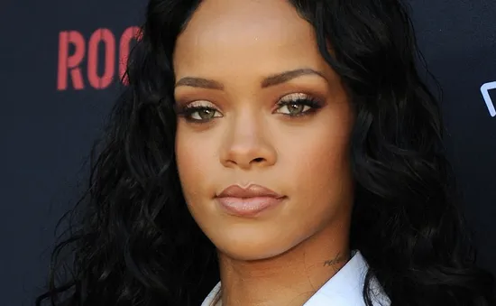 Rihanna trở thành “Biểu tượng thời trang của năm”